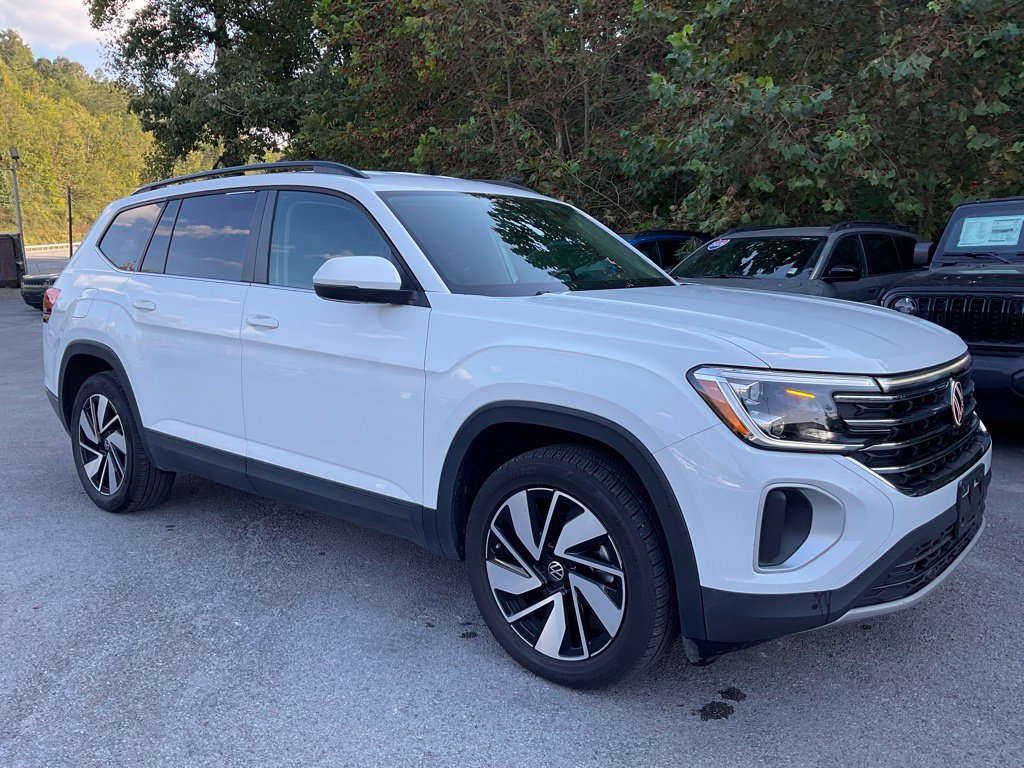 Used 2025 Volkswagen Atlas SE AWD/4WD image 7