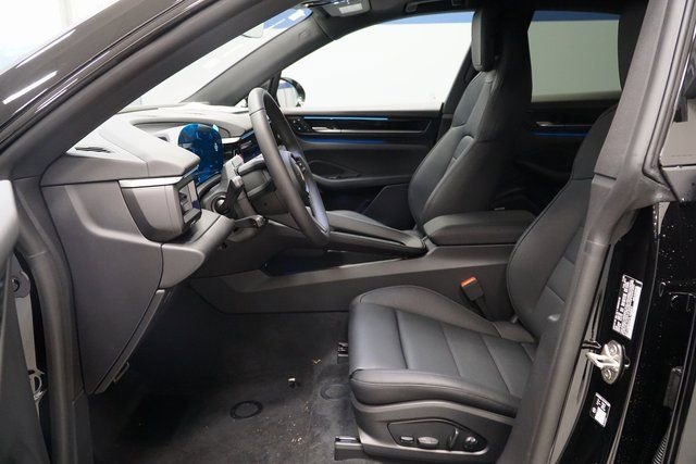 New 2026 Porsche Macan 4S Electric AWD/4WD image 23