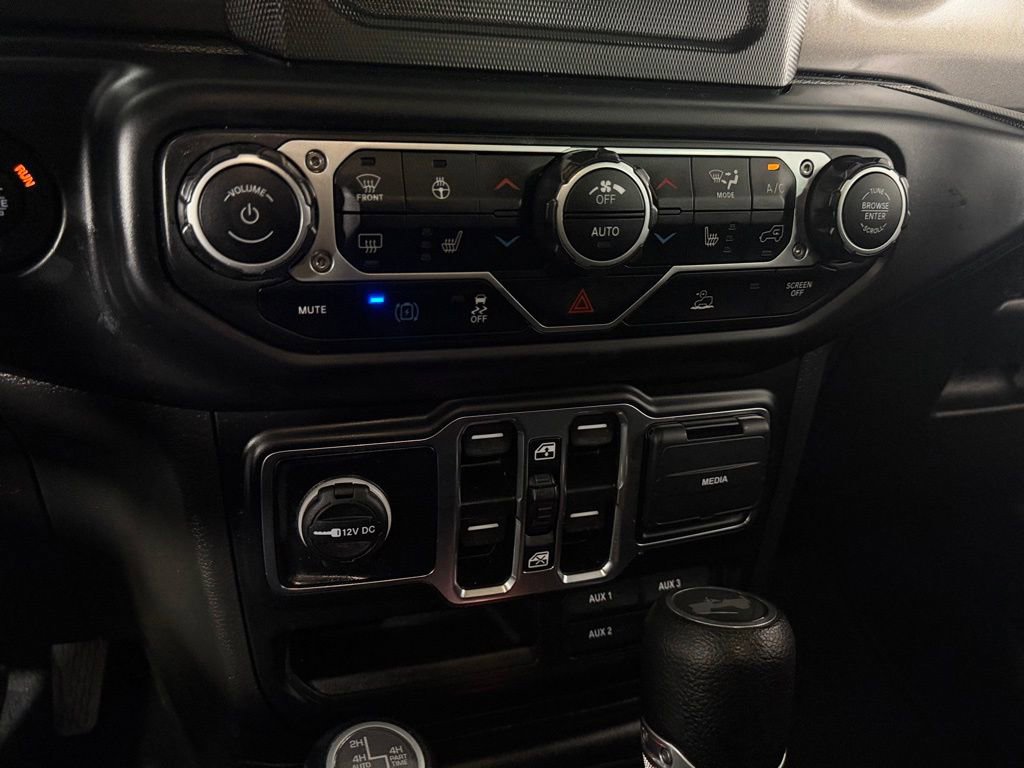 Used 2023 Jeep Wrangler Unlimited w/ Cold Weather Group AWD/4WD image 18