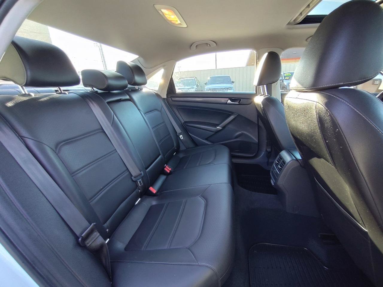 Used 2020 Volkswagen Passat 2.0T R-Line FWD image 40