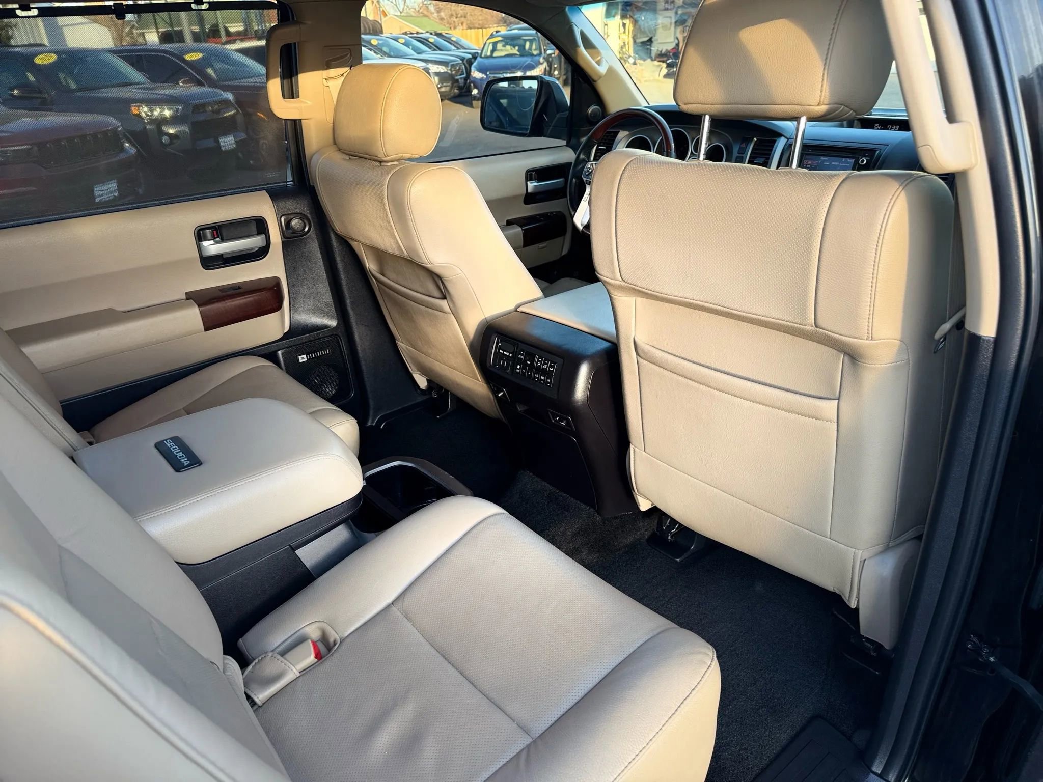 Used 2015 Toyota Sequoia Platinum image 20