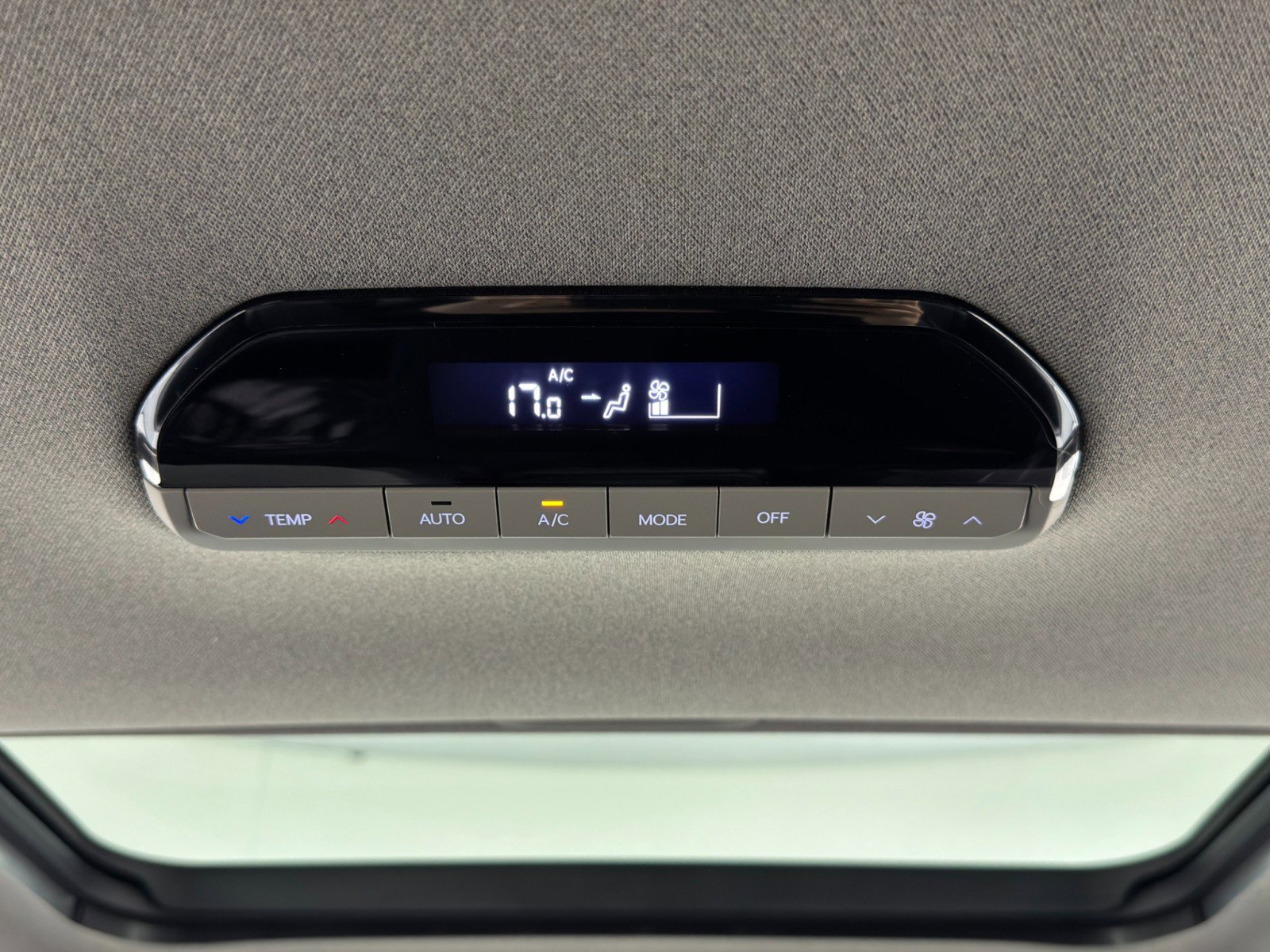 Used 2025 Kia EV9 Wind image 34