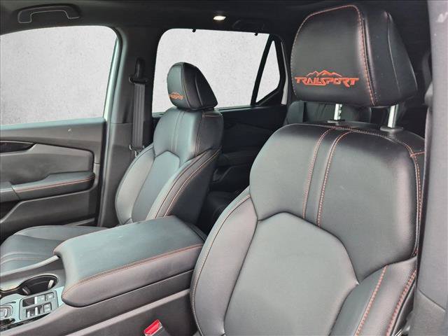 Used 2025 Honda Pilot TrailSport image 13