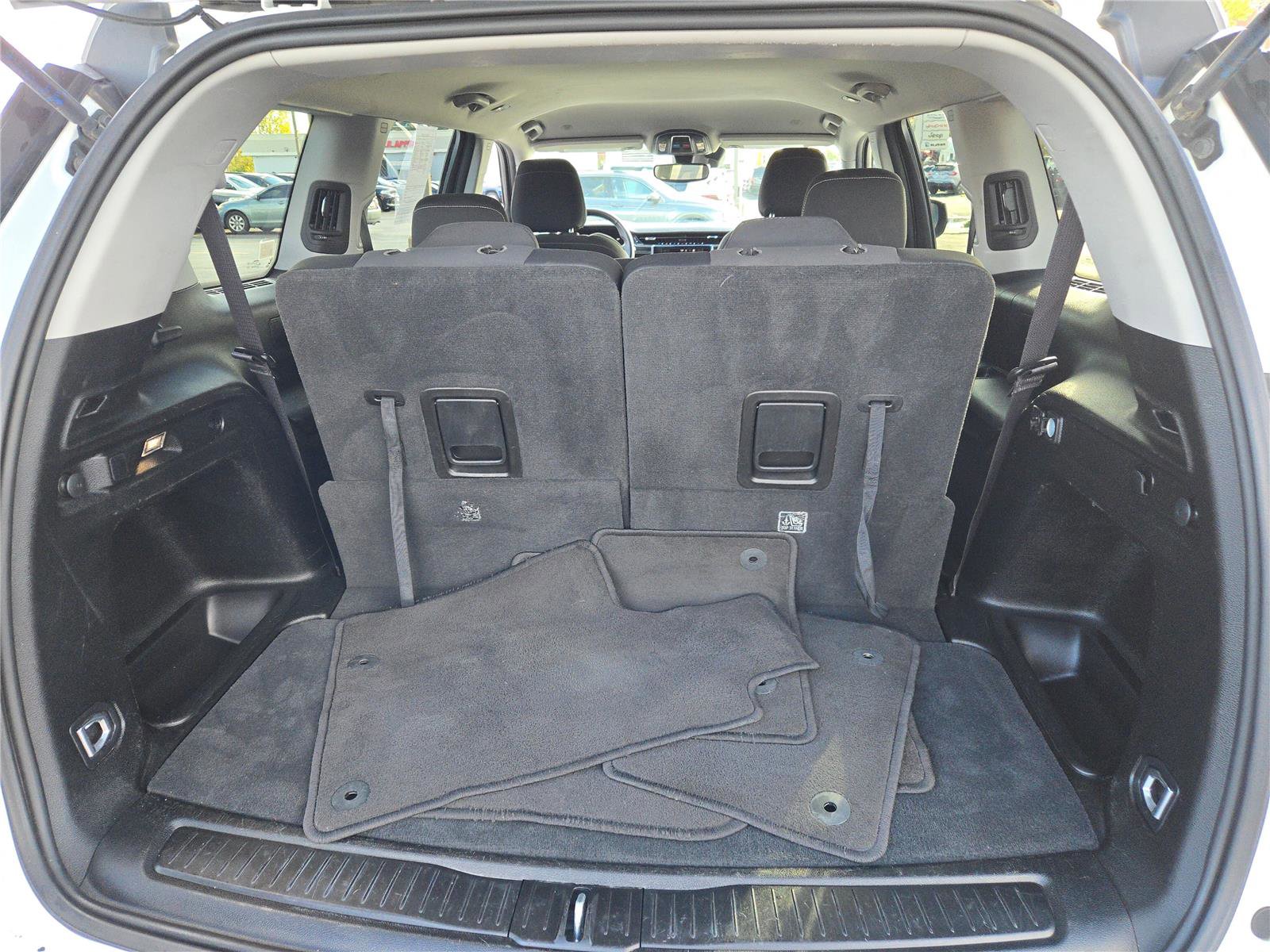 Certified 2023 Jeep Grand Cherokee L Laredo image 21