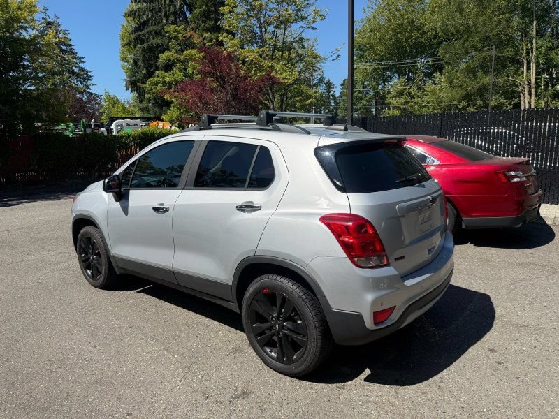 Used 2019 Chevrolet Trax LT w/ Redline Edition AWD/4WD image 3