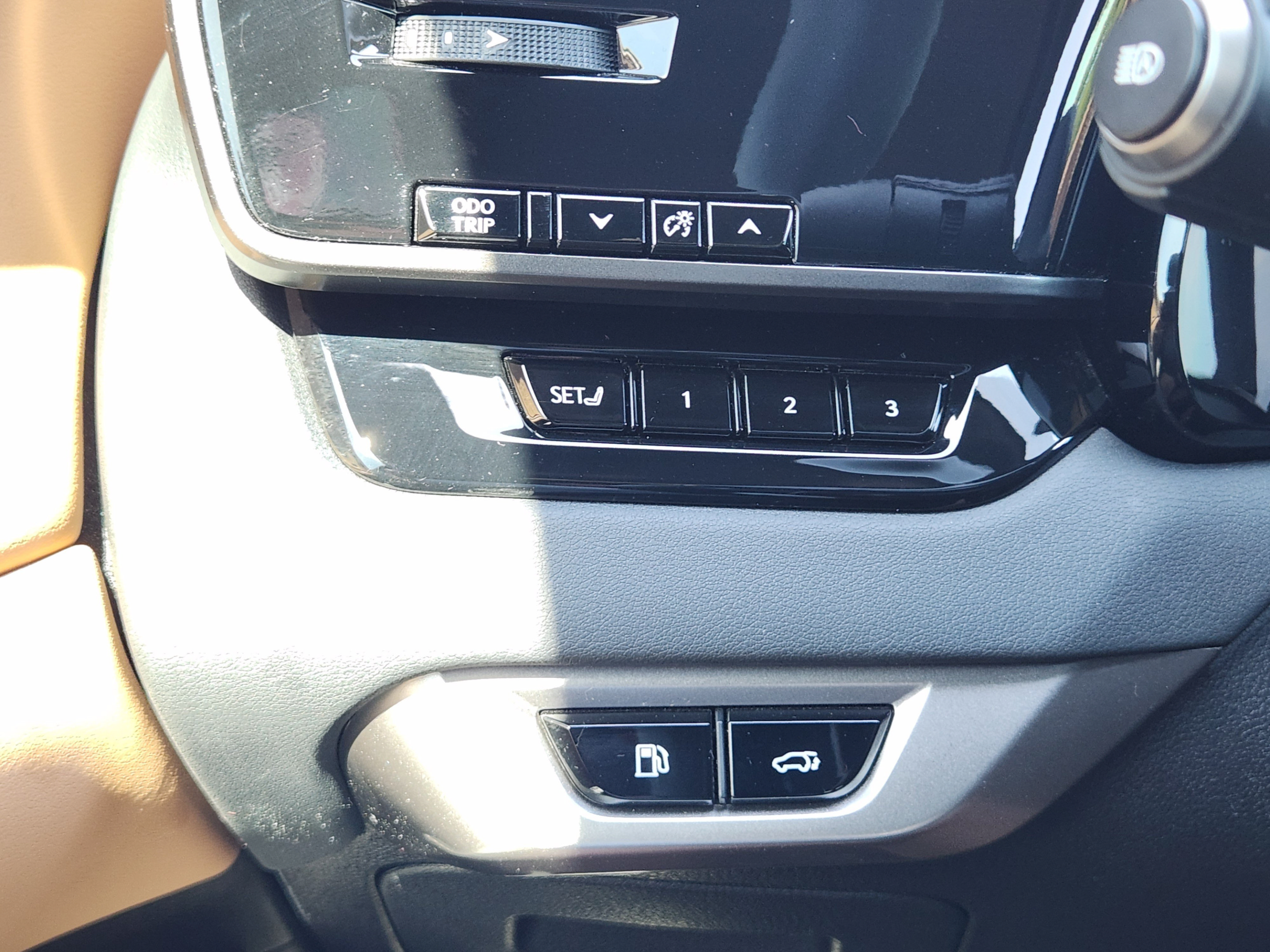 Used 2025 Lexus RX 350 Premium Plus w/ Convenience Package FWD image 17