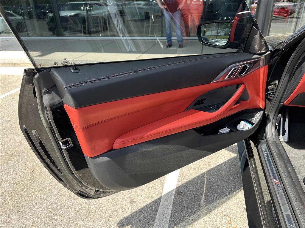 Used 2025 BMW M4 Competition w/ Executive Package image 2