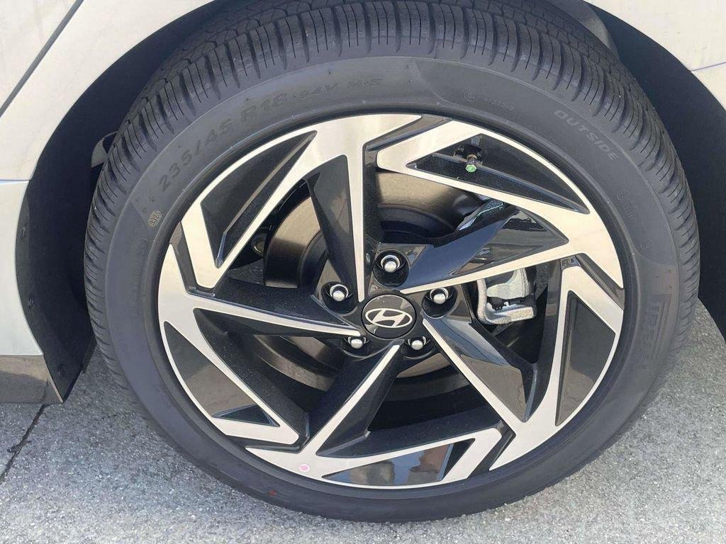 New 2026 Hyundai Sonata SEL FWD image 32