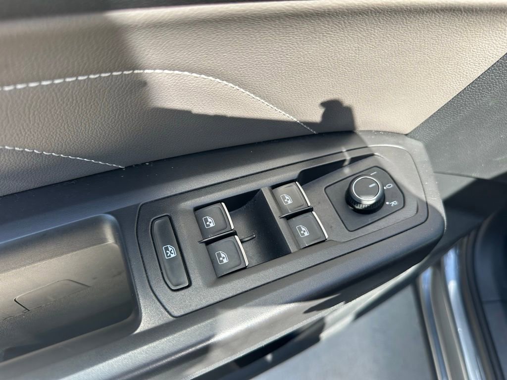 Used 2022 Volkswagen Atlas Cross Sport SE image 22