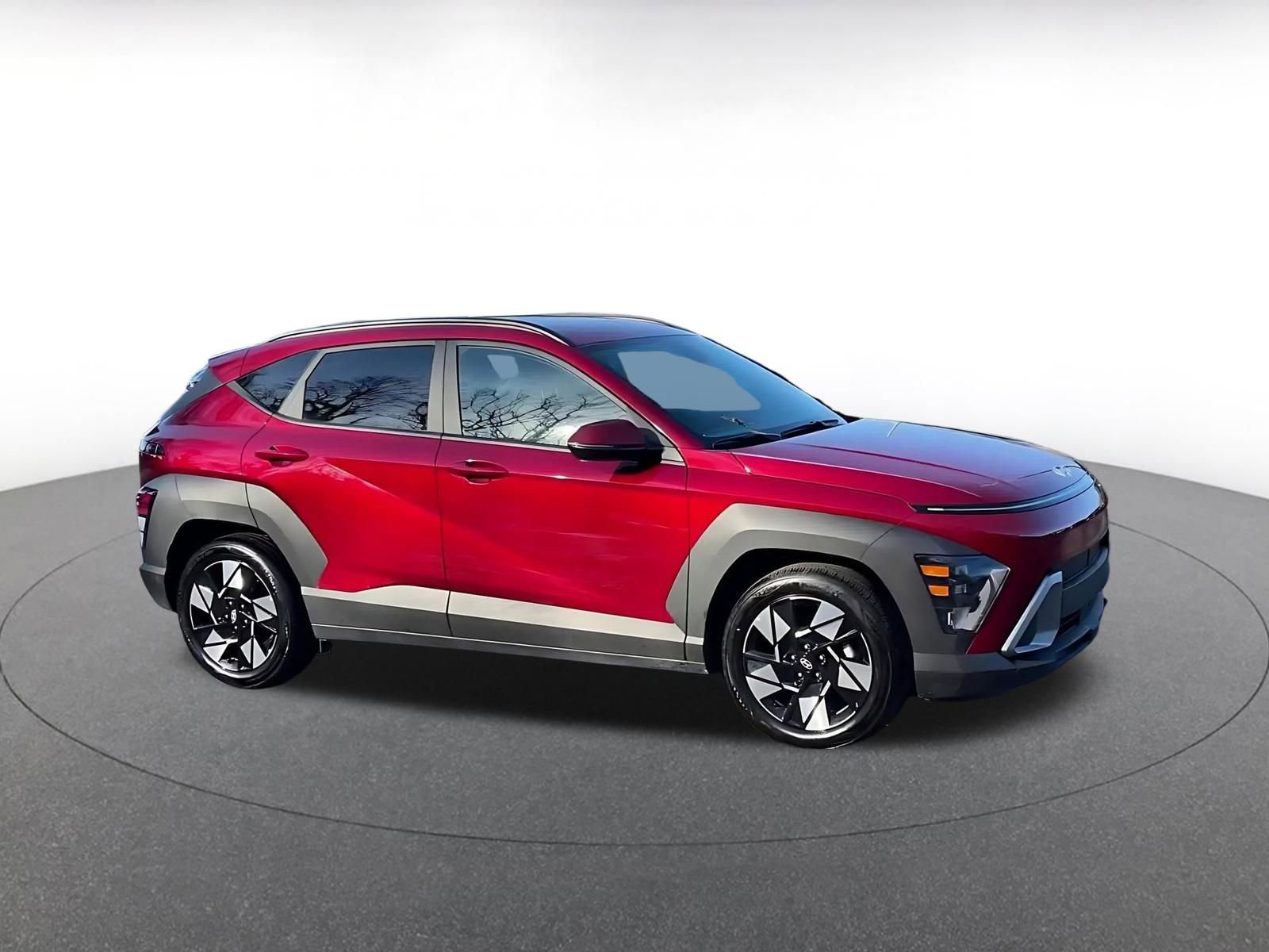Used 2025 Hyundai Kona SEL image 2
