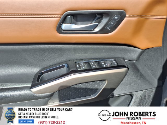 Used 2024 Nissan Pathfinder Platinum FWD image 30