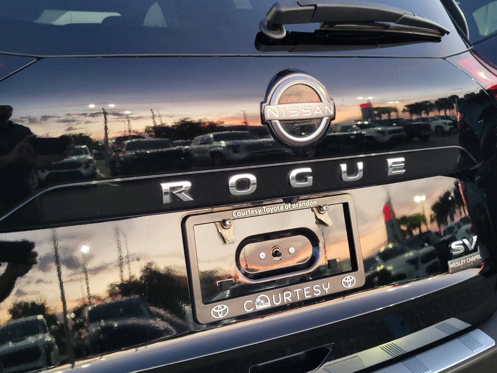 Used 2023 Nissan Rogue SV image 5