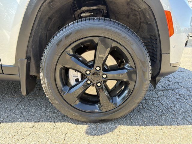 Certified 2025 Jeep Grand Cherokee L Limited w/ Luxury Tech Group II AWD/4WD image 13