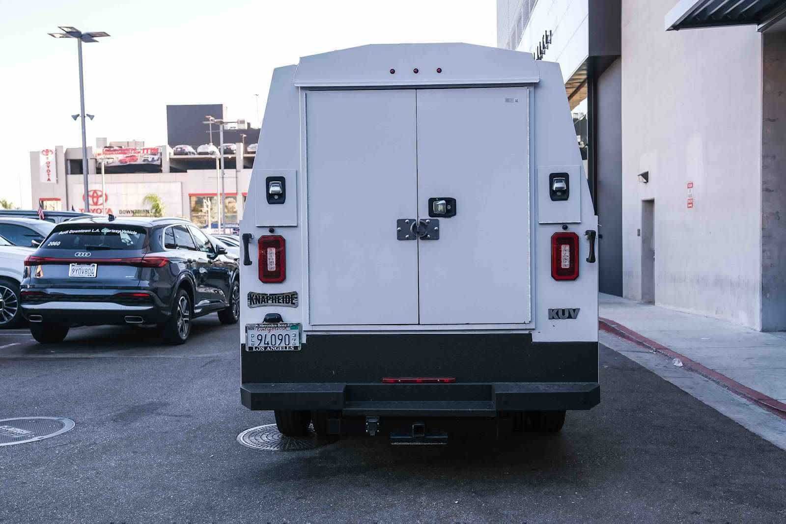 Used 2023 Mercedes-Benz Sprinter 3500 w/ Acoustic Package image 8