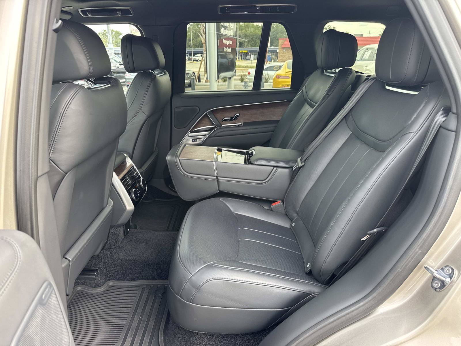 Used 2023 Land Rover Range Rover Autobiography AWD/4WD image 14