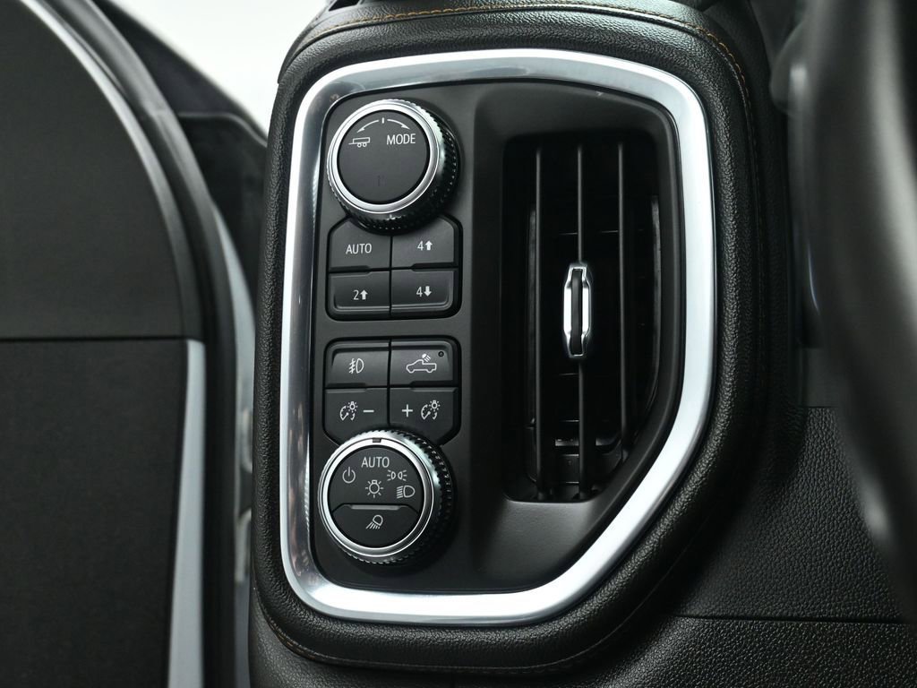 Used 2023 GMC Sierra 3500 AT4 image 36