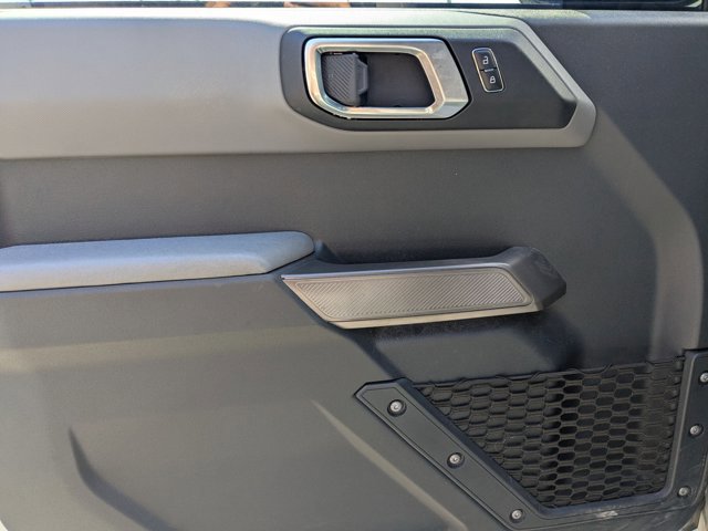 Used 2023 Ford Bronco Black Diamond image 10