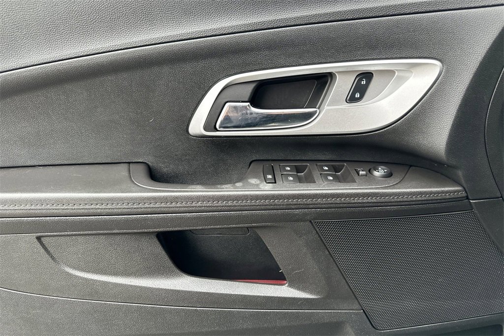 Used 2016 Chevrolet Equinox LT w/ Convenience Package image 12