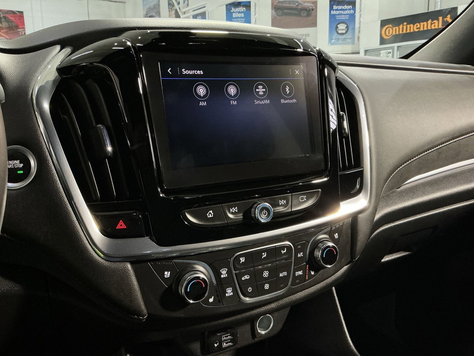 Used 2023 Chevrolet Traverse High Country image 26