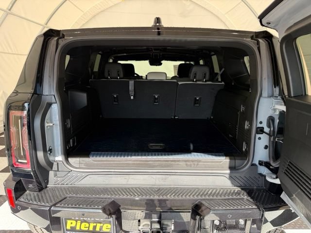 Used 2026 GMC Hummer EV SUV w/ LPO, Dark Essentials Package AWD/4WD image 5
