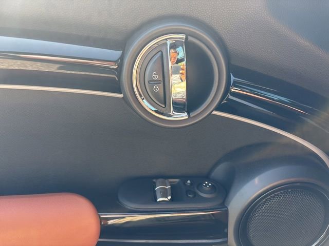 Used 2023 MINI Cooper S w/ Signature Upholstery Package FWD image 20