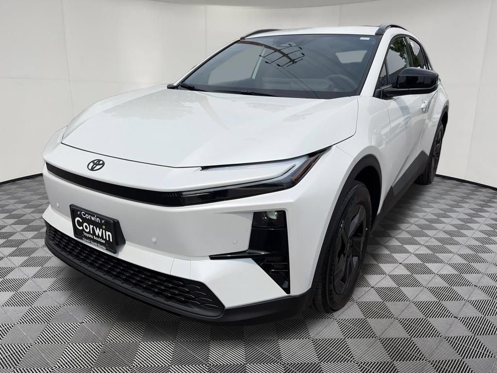 Used 2026 Toyota C-HR AWD/4WD image 3
