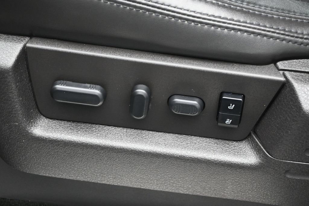 Used 2013 Ford F150 Platinum RWD image 9