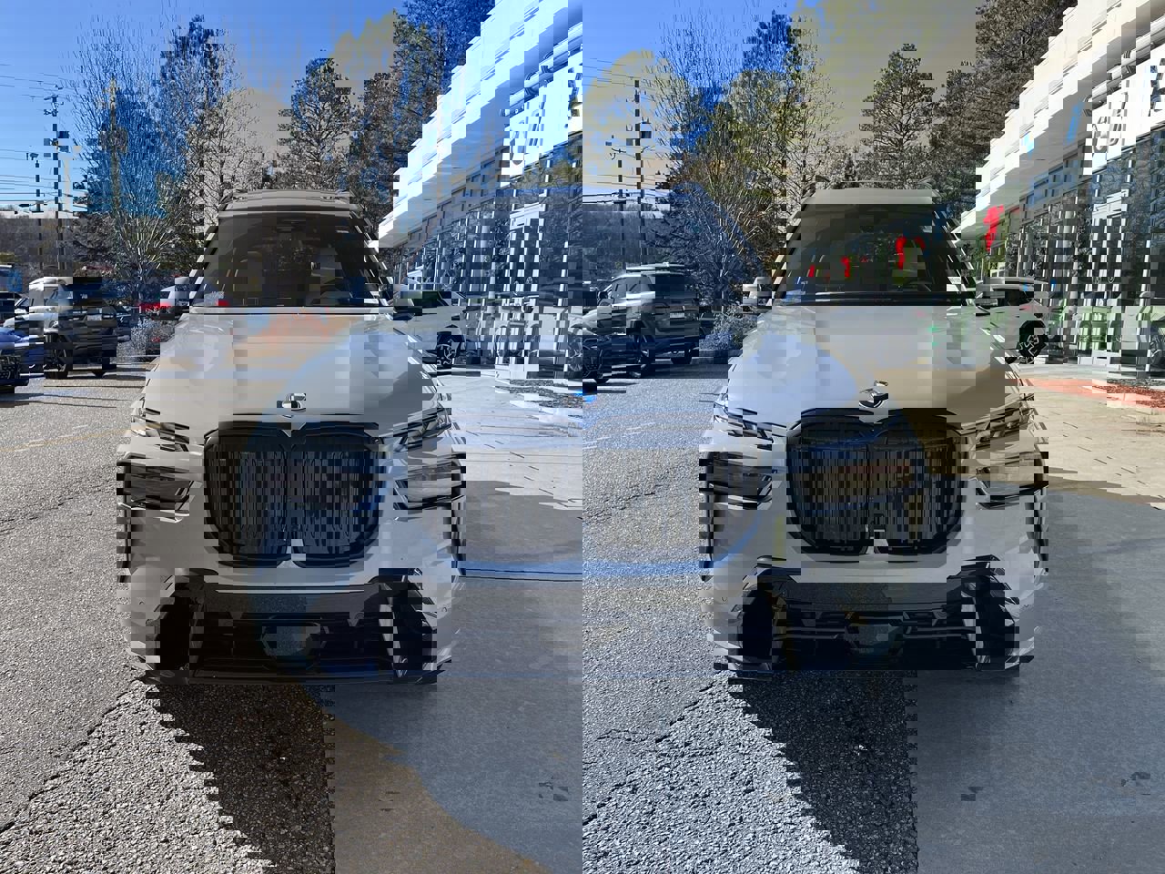 New 2026 BMW X7 xDrive40i image 3