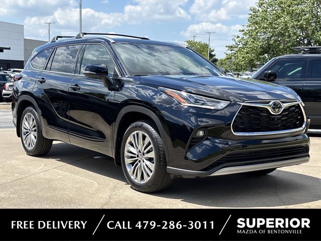 Used 2025 Toyota Highlander Platinum image 1