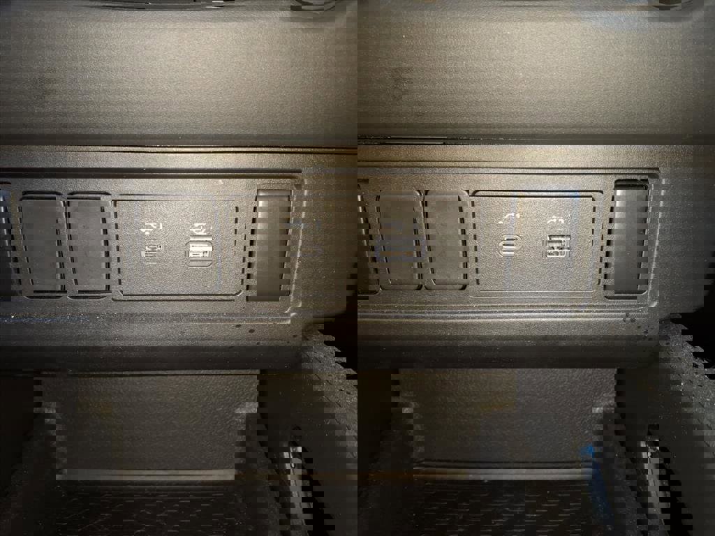 Used 2024 Nissan Frontier S w/ S Utility Package image 13