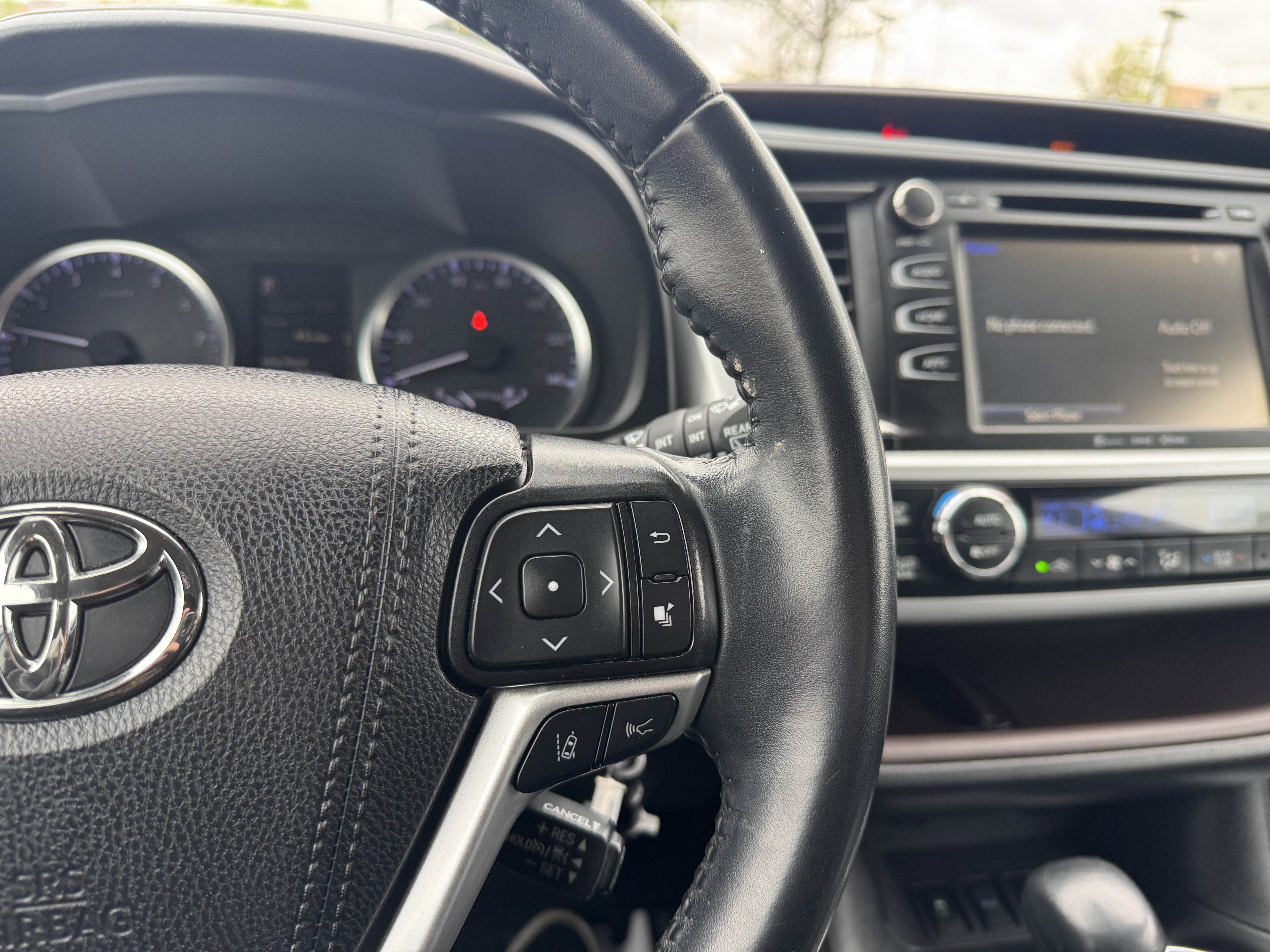 Certified 2019 Toyota Highlander Plus AWD/4WD image 23