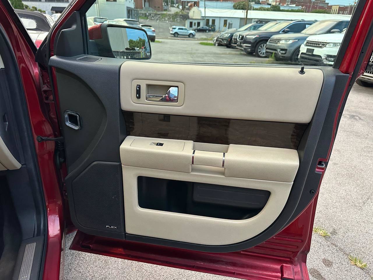 Used 2015 Ford Flex Limited FWD image 31