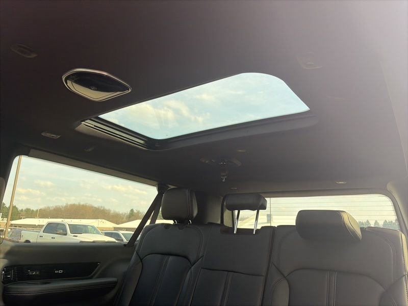 New 2026 Jeep Grand Wagoneer L Summit w/ Premium Group III image 19