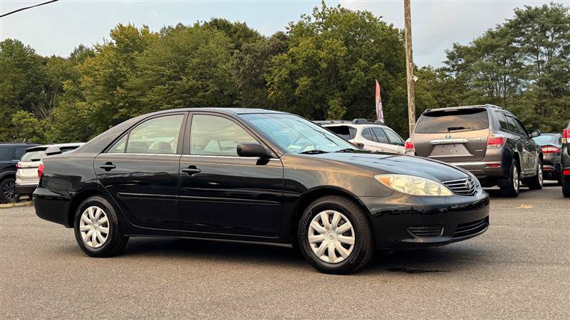 Used 2005 Toyota Camry LE FWD image 3