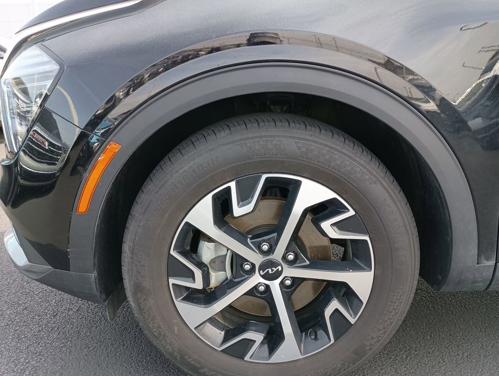 Used 2025 Kia Sportage EX image 16