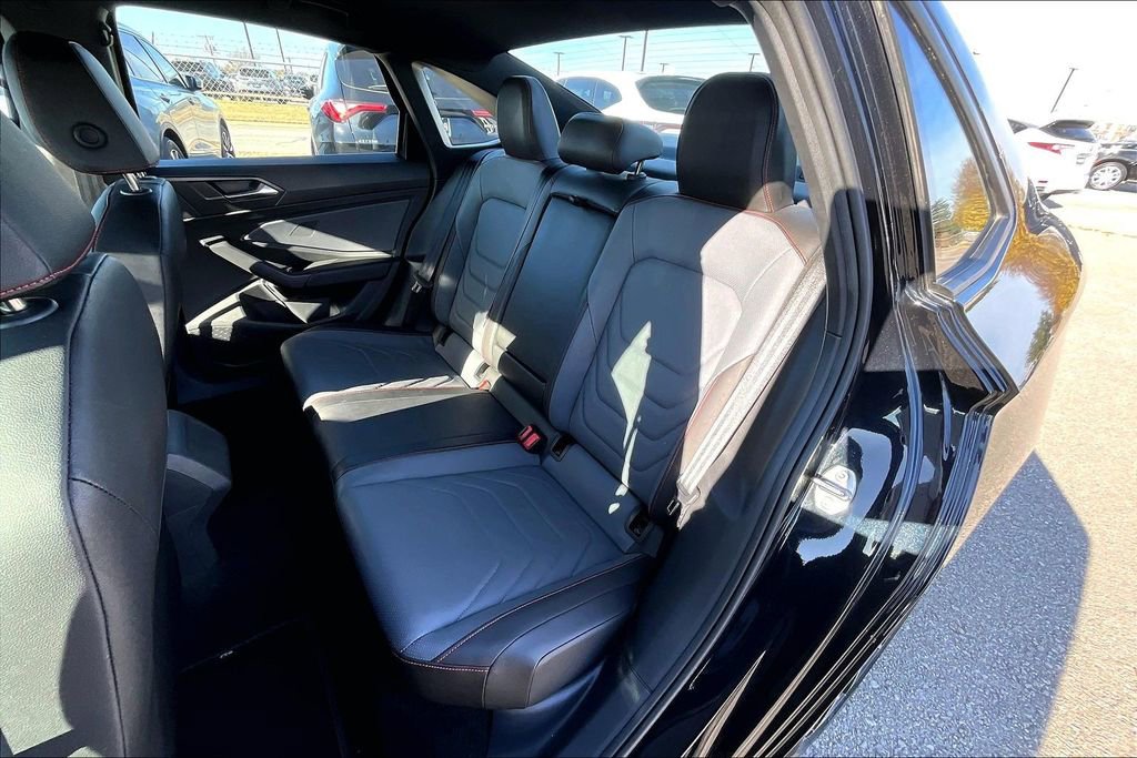 Used 2025 Volkswagen Jetta GLI Autobahn image 36