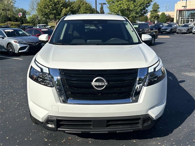 Used 2025 Nissan Pathfinder SV image 9