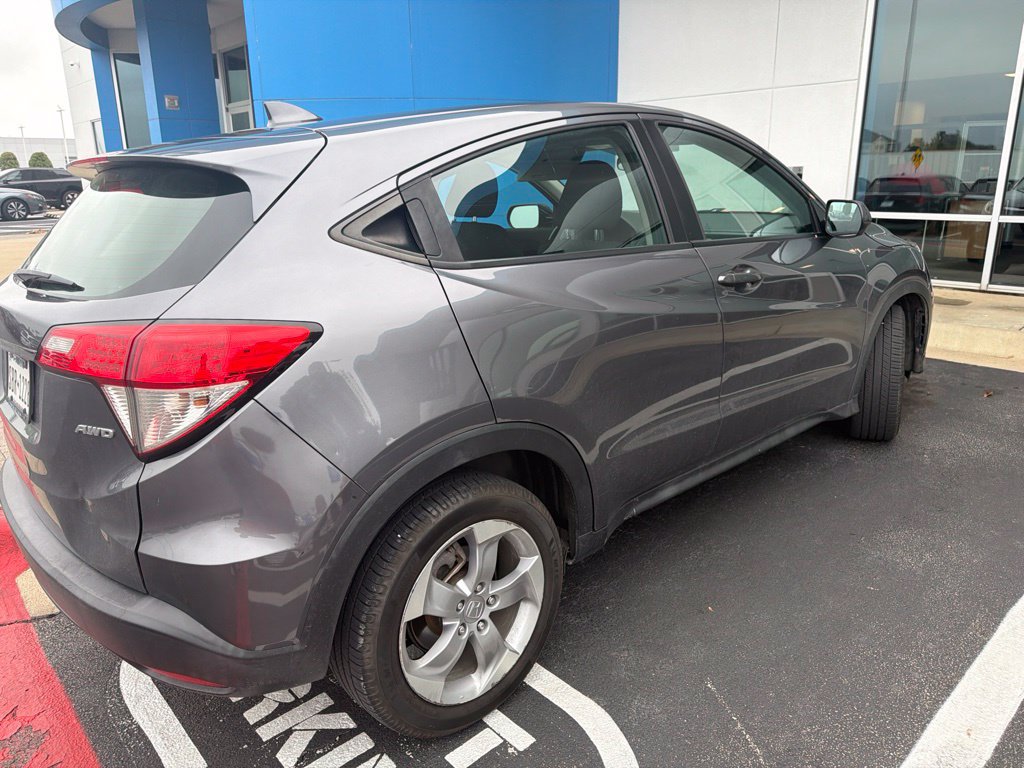 Certified 2019 Honda HR-V LX image 4