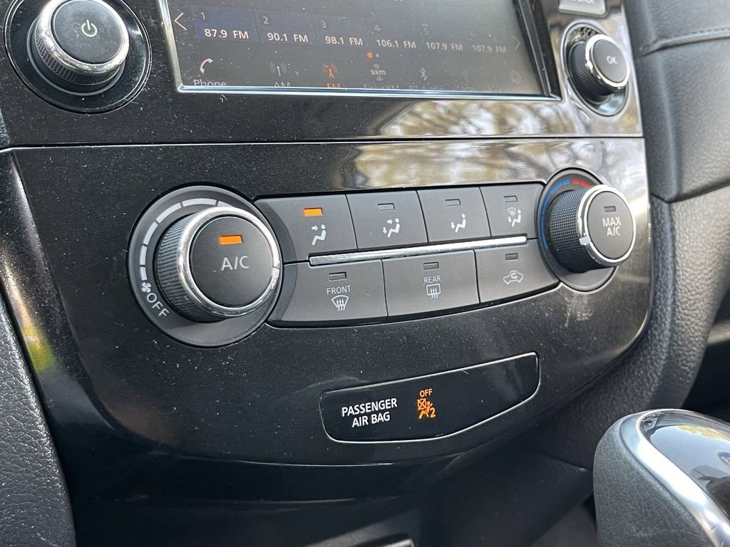 Used 2018 Nissan Rogue S image 28