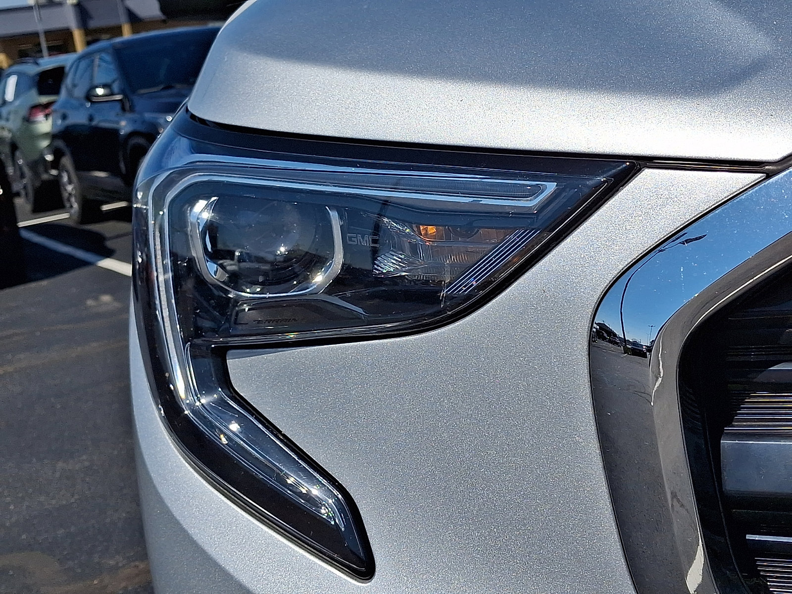 Used 2020 GMC Terrain SLE w/ Driver Convenience Package image 9