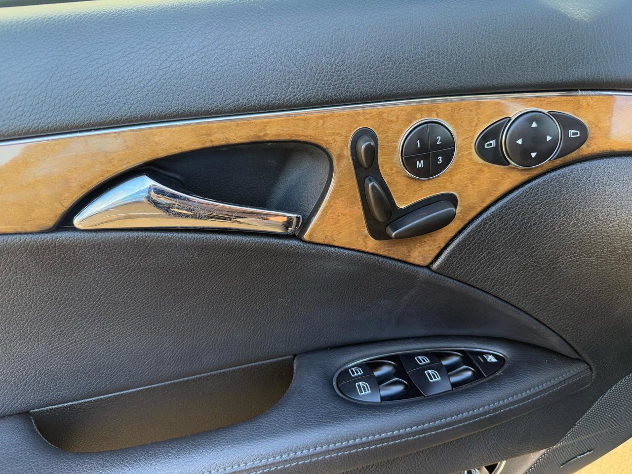 Used 2007 Mercedes-Benz E 350 4MATIC Sedan image 32