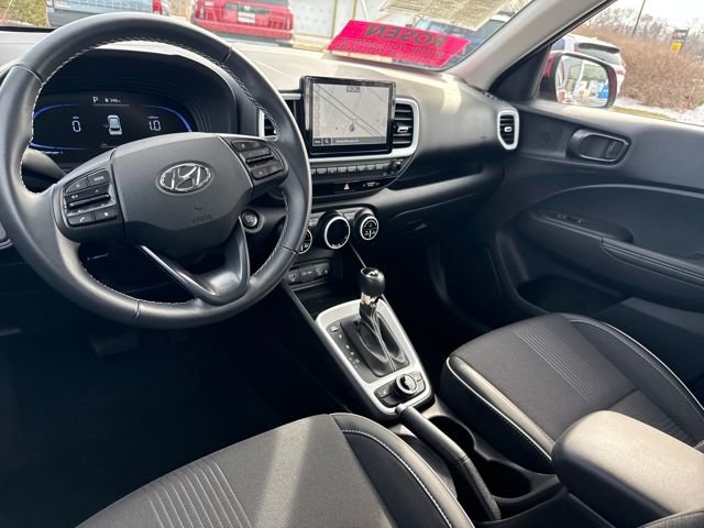 Certified 2025 Hyundai Venue Limited image 23