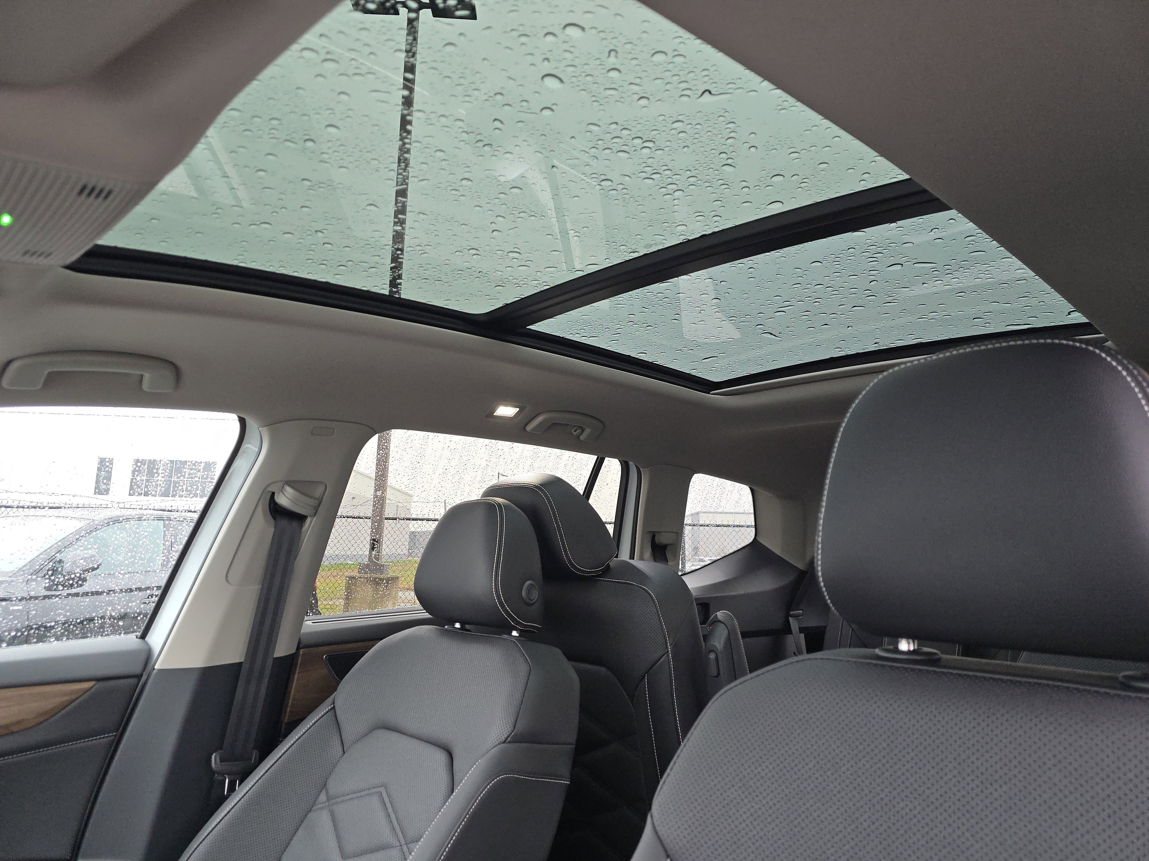 New 2026 Volkswagen Atlas SE image 9