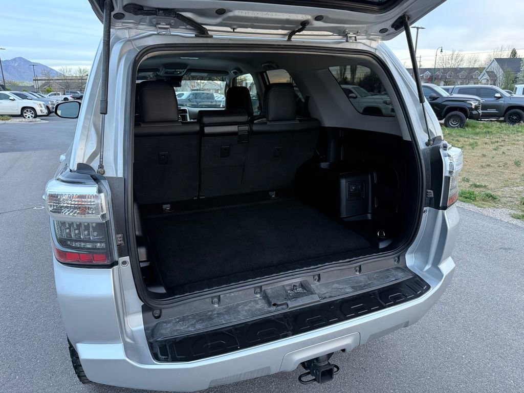 Used 2022 Toyota 4Runner SR5 Premium image 13