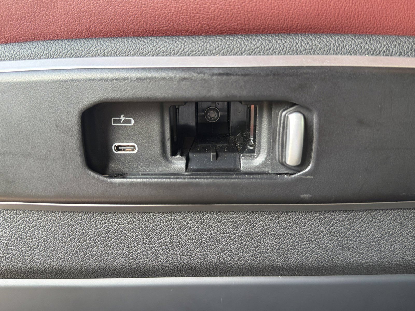 Certified 2025 BMW X6 M60i AWD/4WD image 19