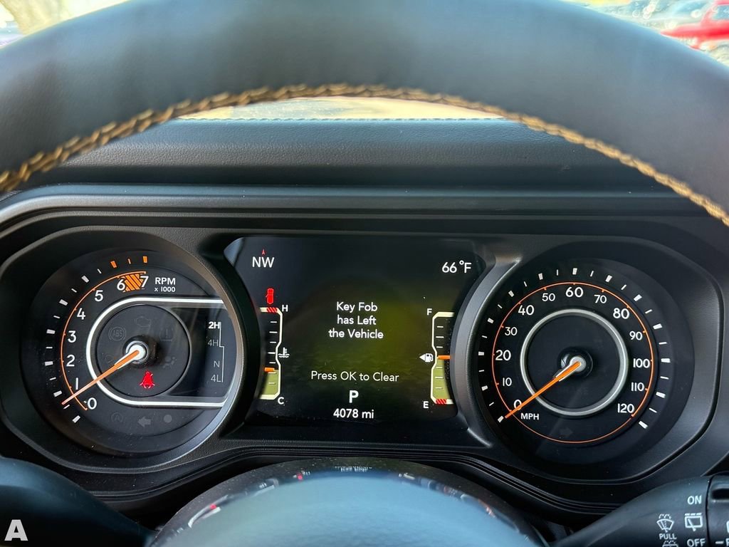 Used 2025 Jeep Wrangler Sahara w/ Safety Group image 18