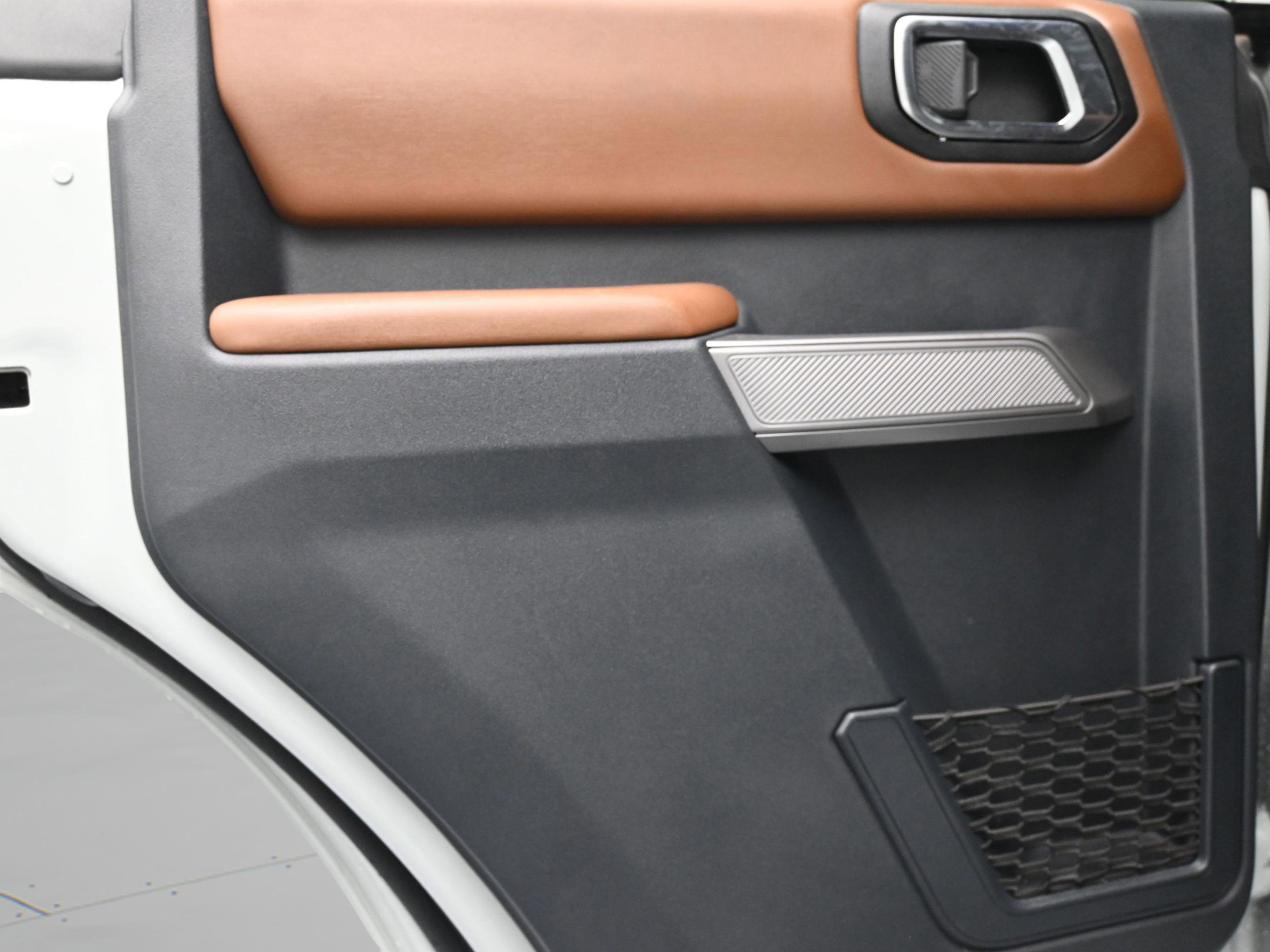 Used 2023 Ford Bronco Outer Banks image 12