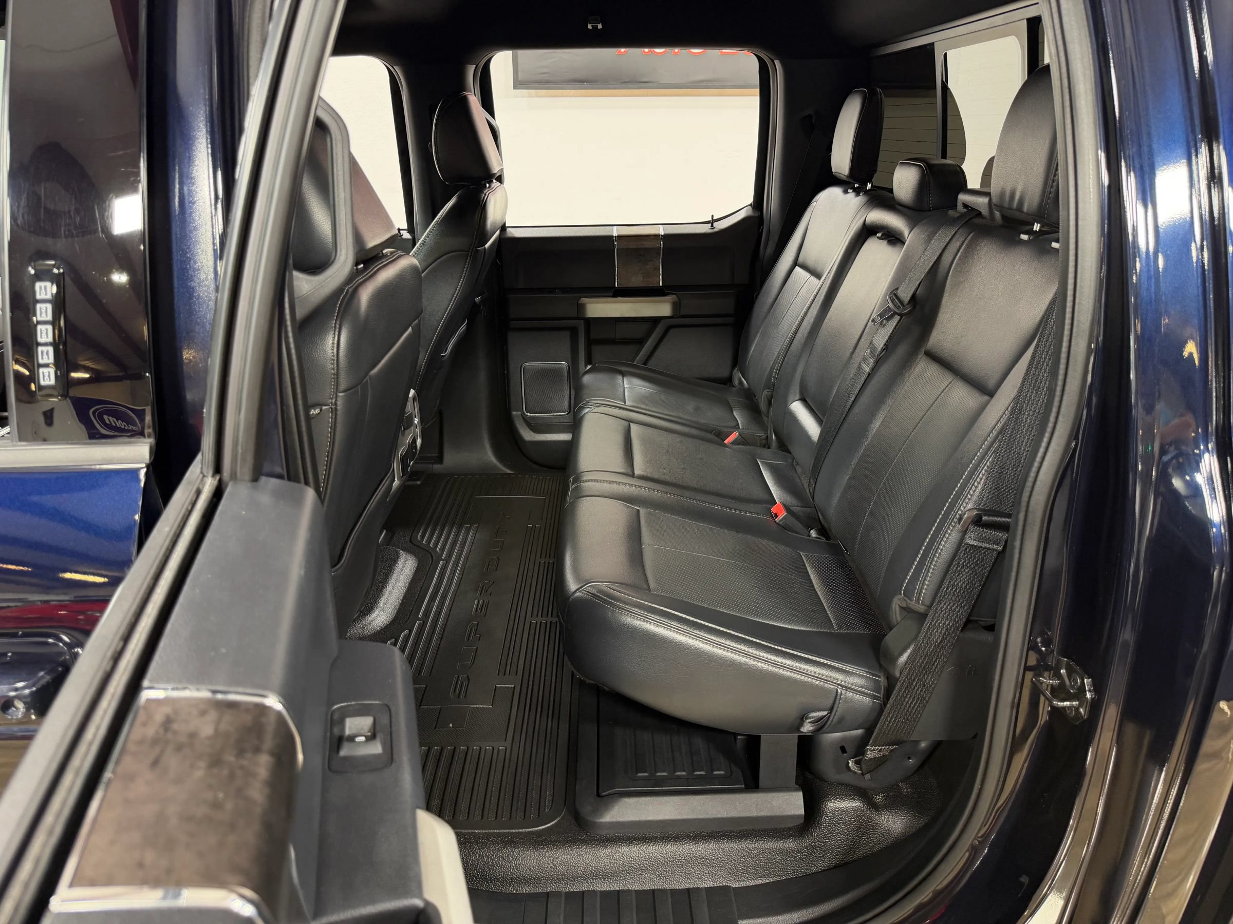 Used 2022 Ford F350 Lariat w/ Lariat Ultimate Package AWD/4WD image 17