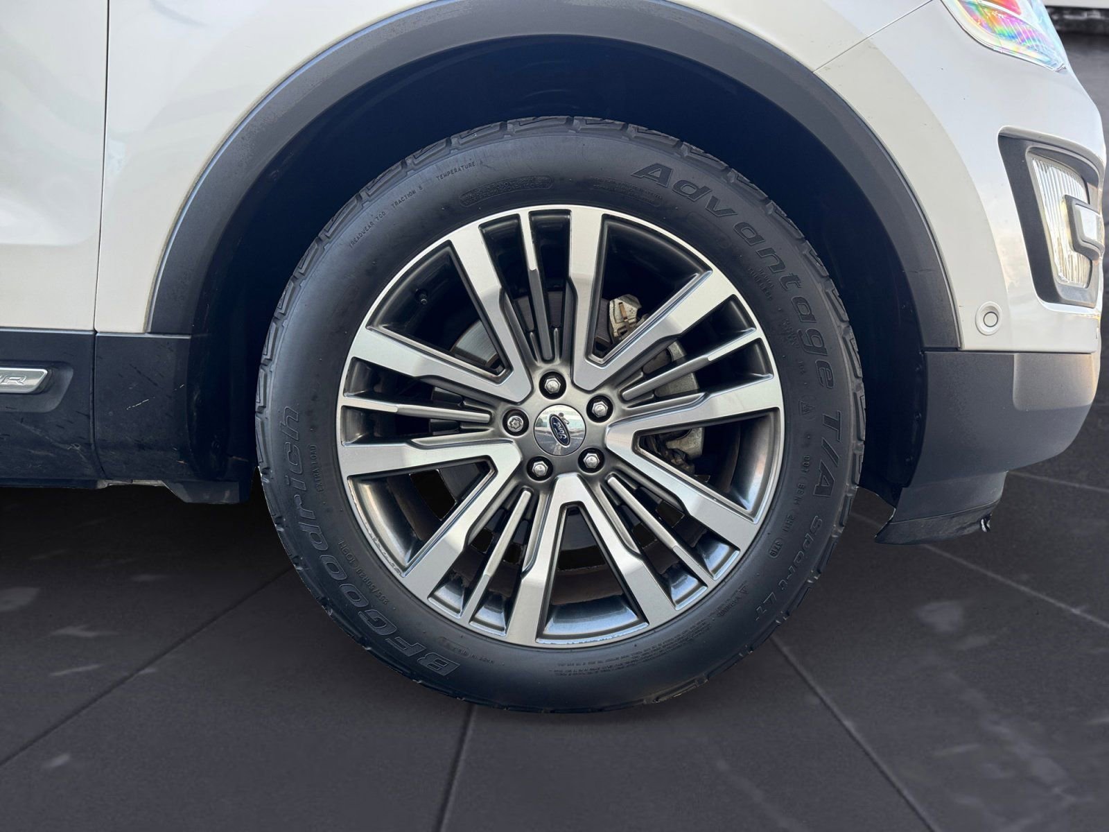 Used 2017 Ford Explorer Platinum image 14