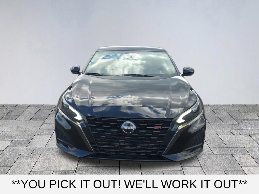 Used 2023 Nissan Altima 2.0 SR FWD image 2